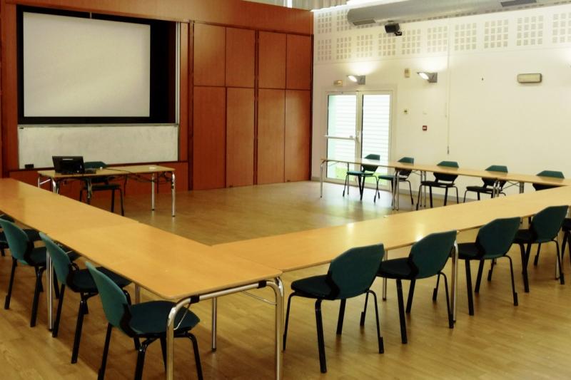 salle-cours-vide-ISFFEL-formation-alternance-Bretagne